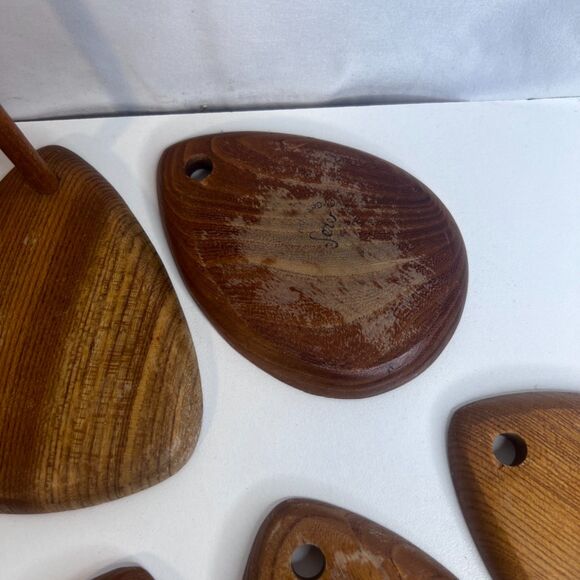 VTG Sere Wooden Cork Coaster Set of 7 w/ Holder MCM Stacked Teardrop Barware - Picture 11 of 16